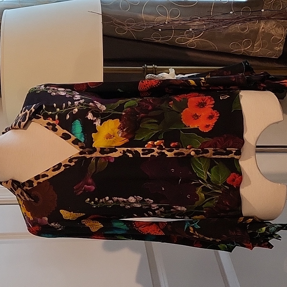 Alice + Olivia colorful silk shirt. Size XS